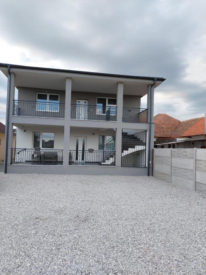 Apartmany Roland Veľký Meder 外观 照片